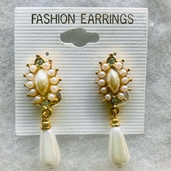 White & Gold Dangly Clip-On Earrings NWT - Picture 2 of 3